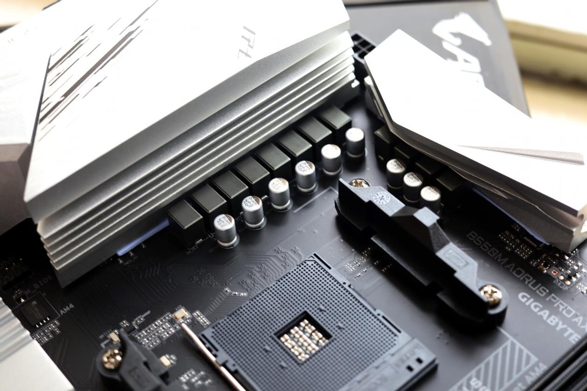 技嘉雪雕b550m-aorusproax,技嘉雪雕b560maoruspromax