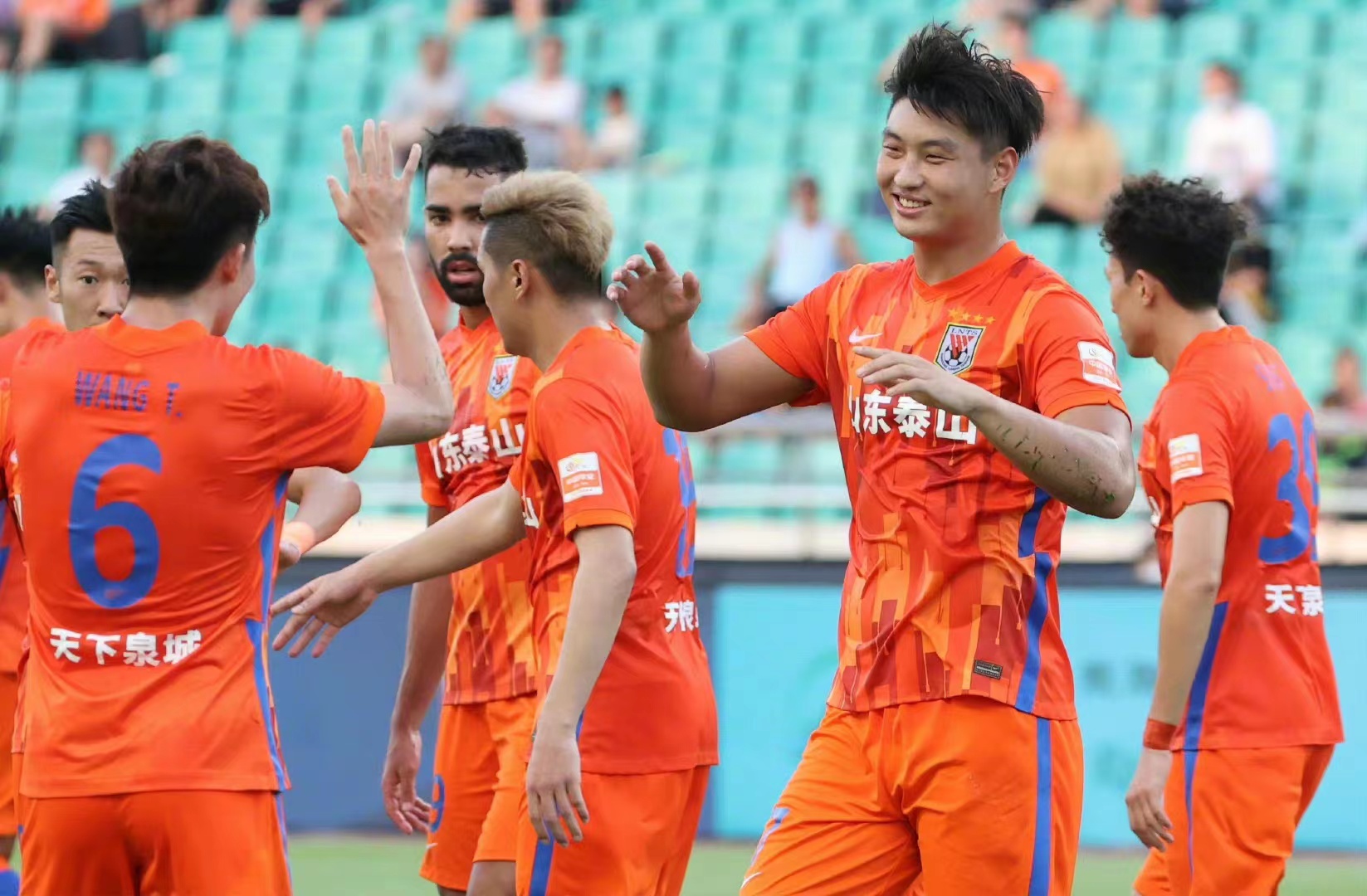 泰山上港争议判罚足协如何回应,足协对山东泰山晋级态度