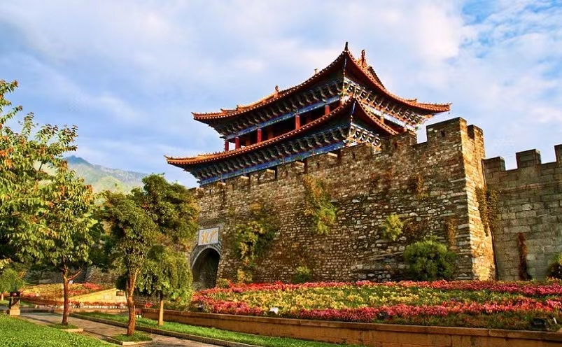 云南建水旅游十大必去景点,云南丽江十大旅游景点