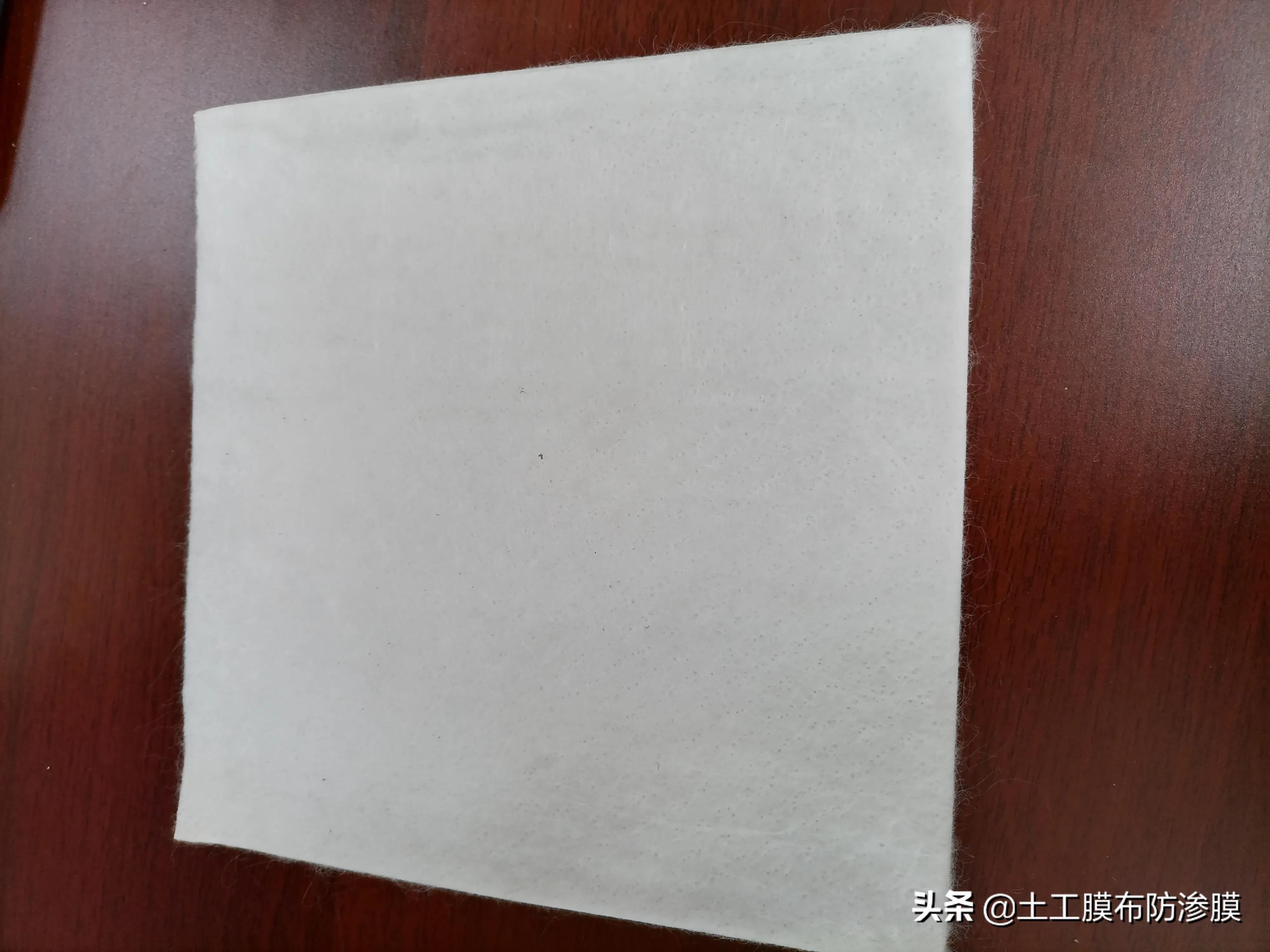 土工布复合膜多少钱一平,土工膜土工布复合膜