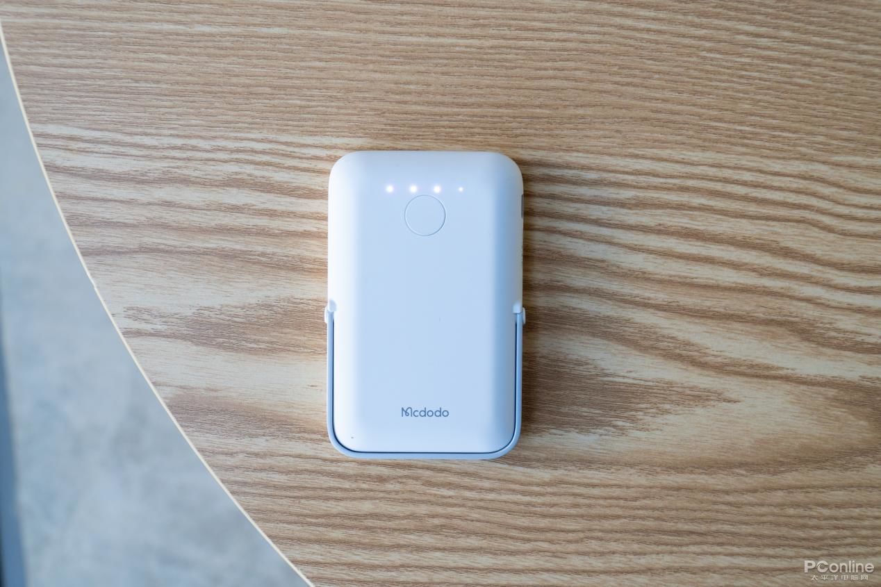 苹果透明探索版无线充电宝评测,网易无线充电宝vs麦多多