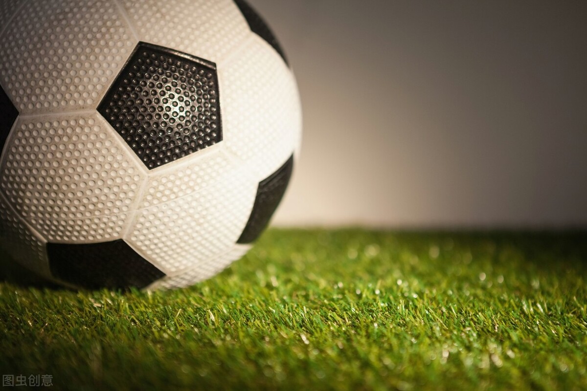 足球热血沸腾又瞬间跌入低谷,足球经典大比分落后反败为胜