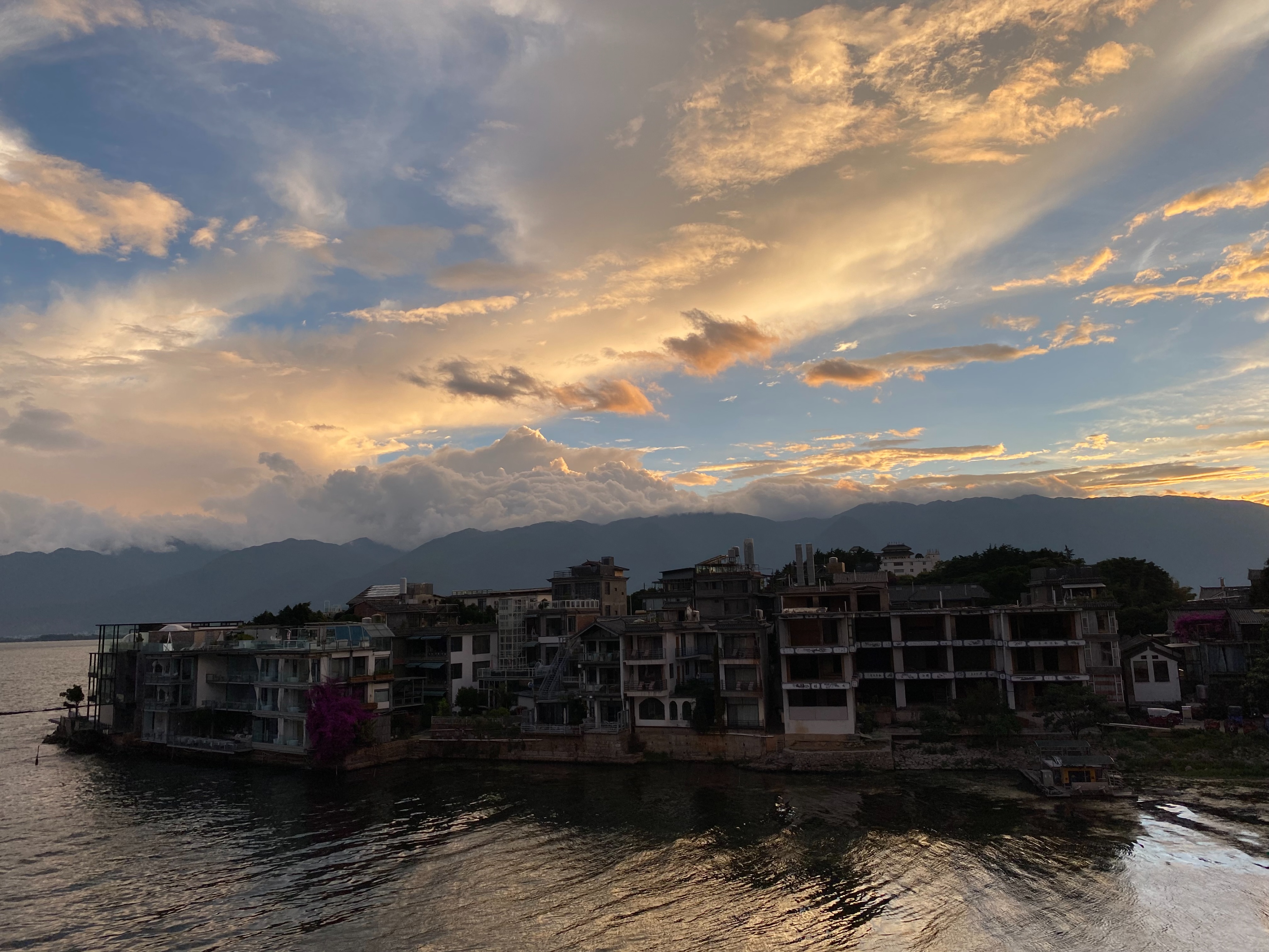 丽江导游威胁游客全过程,丽江导游威胁游客