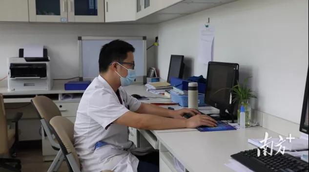 想割双眼皮怕失败,割双眼皮踩雷了应该找医院吗