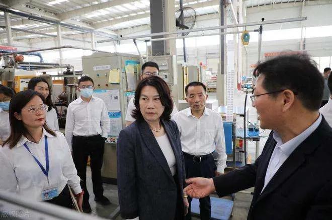 格力经销商准备反水,董明珠带动格力渠道变革吗