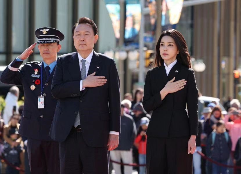 韩国第一夫人英国照,50岁韩国第一夫人亮相巴黎