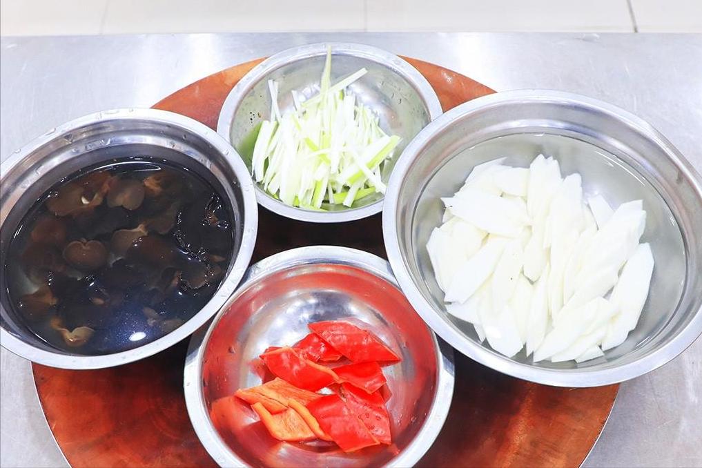 疫情囤菜要囤不喜欢吃的菜,疫情期间多囤口粮