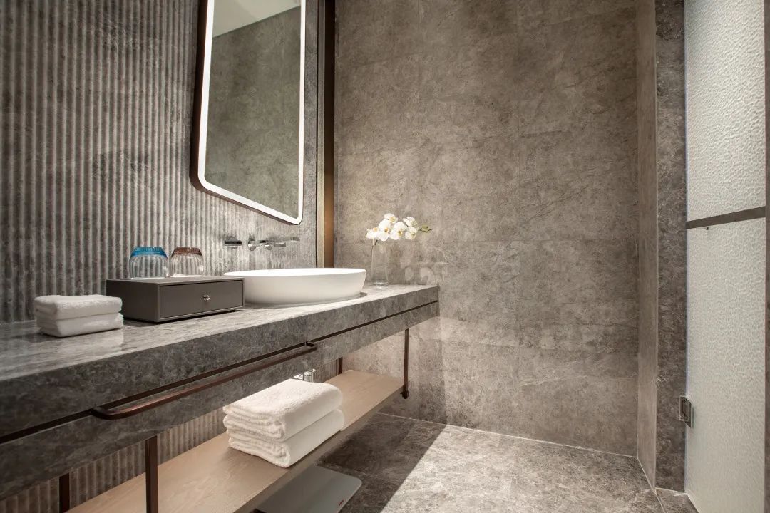 雅安皇冠假日酒店一晚多少钱,雅安市皇冠假日酒店预订