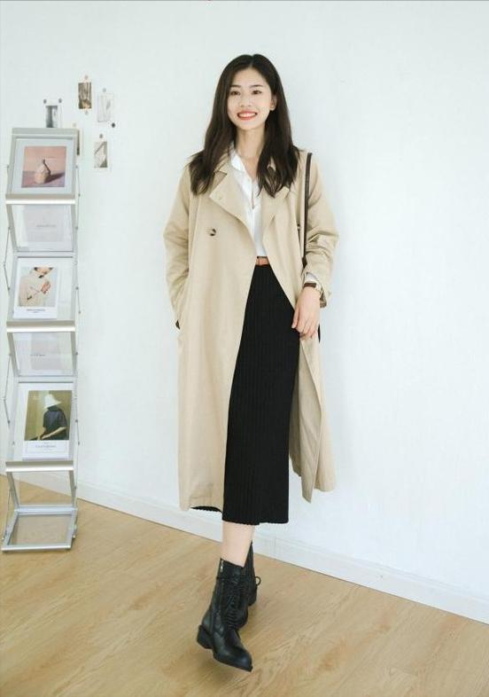 春天深蓝色风衣怎么搭配好看,春天军绿色的风衣配什么好看