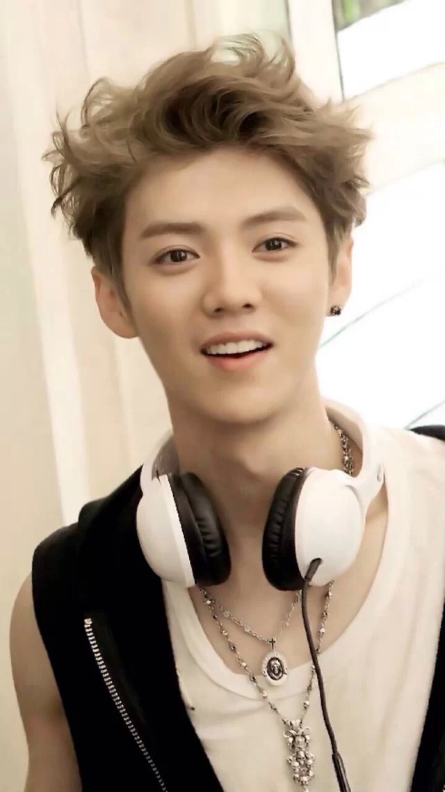 鹿晗是什么时候承认恋情的,鹿晗是什么时候宣布恋情的