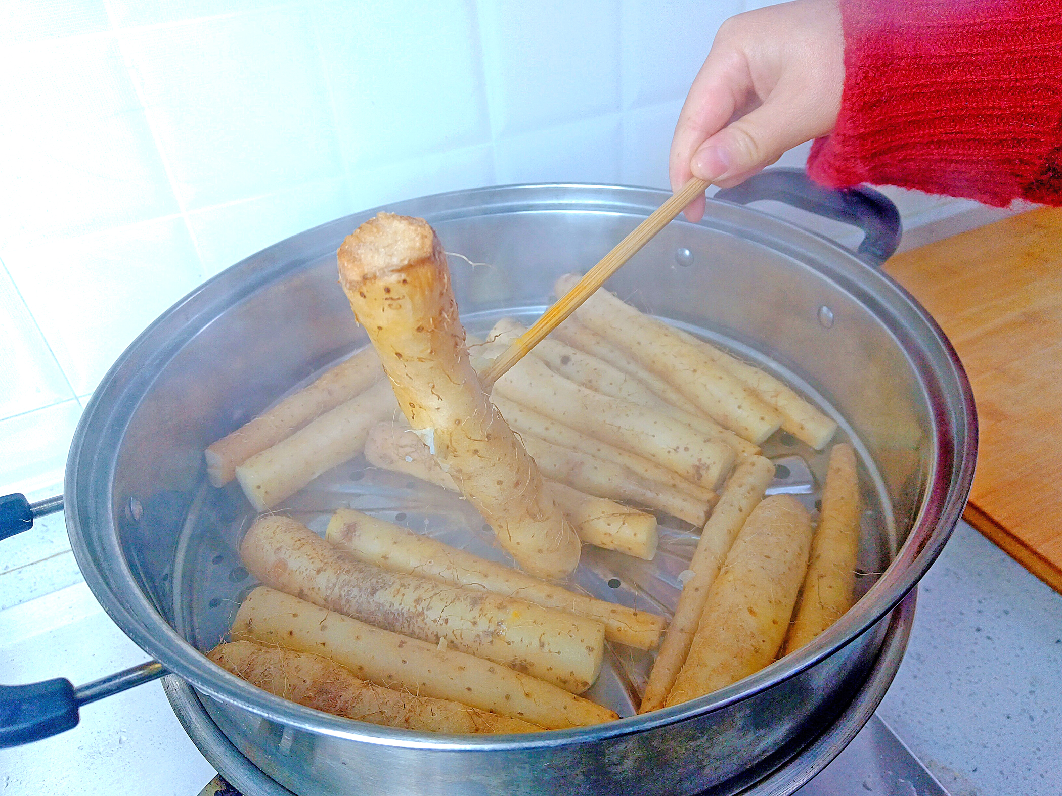 建议女人，多善待自己，少喝奶茶多吃6道菜，脸色红润，精神饱满