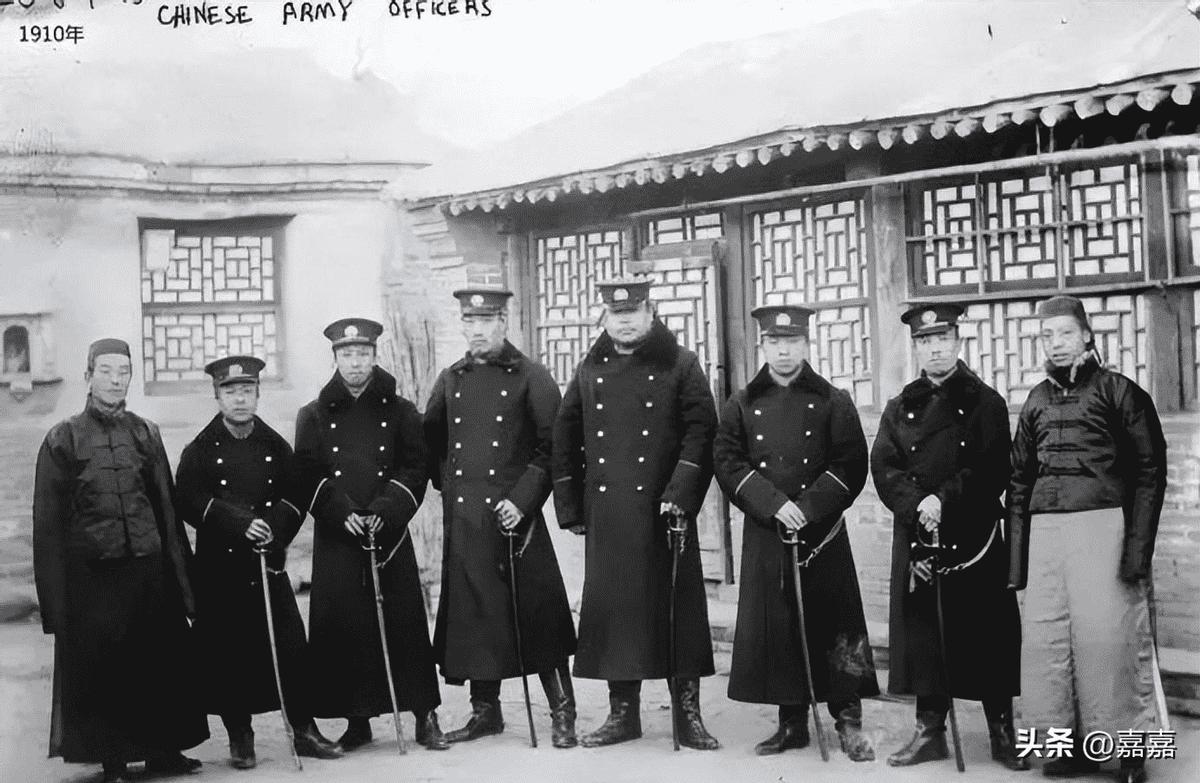 日军当着国军的面杀俘虏,日军侵华兽行