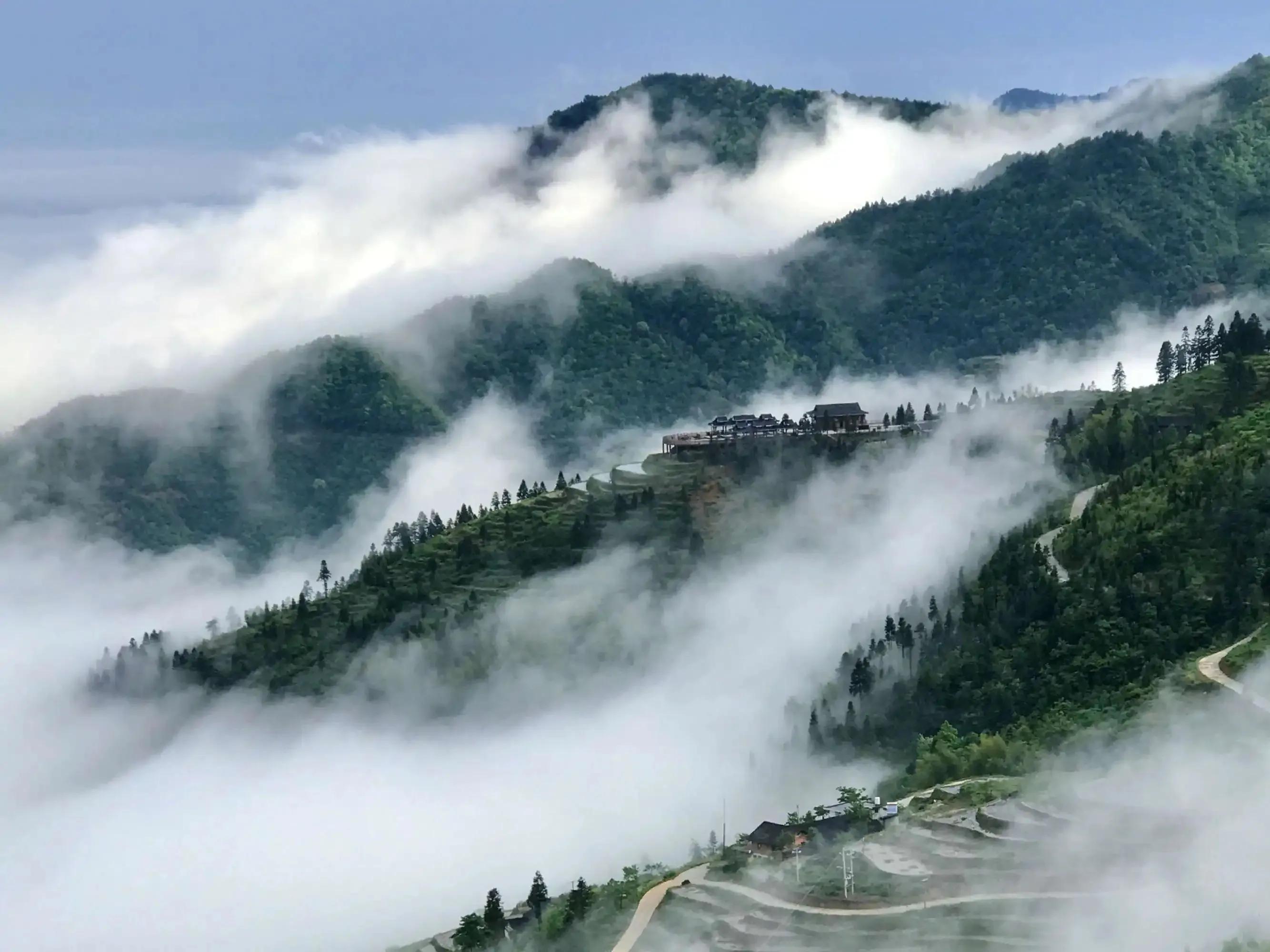 梅西夺冠小碎步早安隆回,早安隆回是梅西翻唱的吗