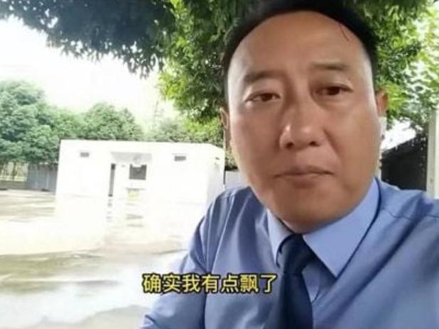网红交警谭乔名场面,拯救无数司机的“网红交警”谭乔