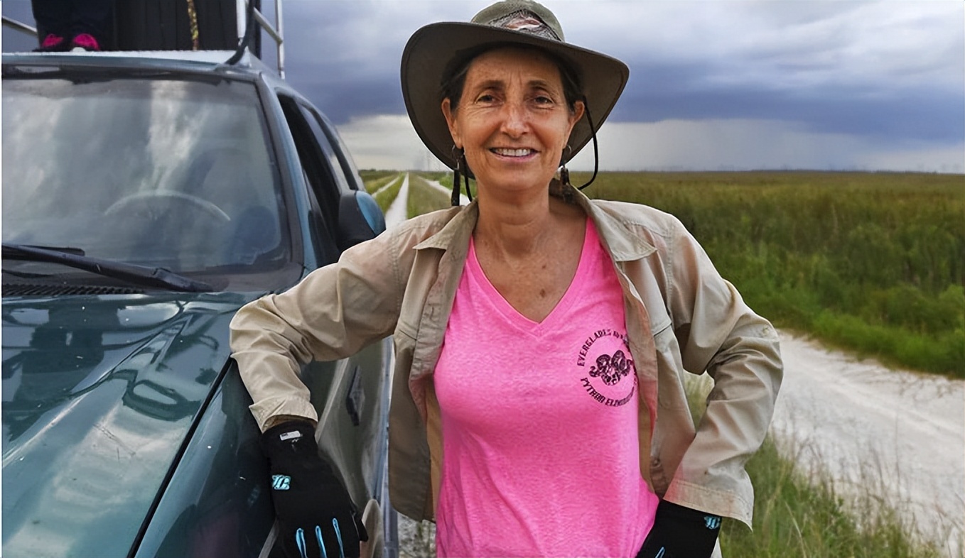 3米巨蟒被咬死,4米巨蟒吞下3只羊羔事件