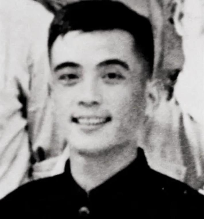 六小龄童哭灵,六小龄童送别大师兄