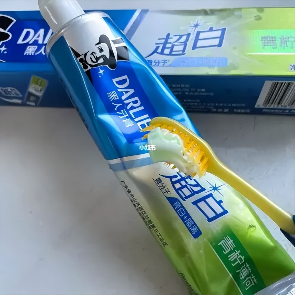 刷牙时舌苔要刷吗,刷牙要刷舌头就不会口臭吗