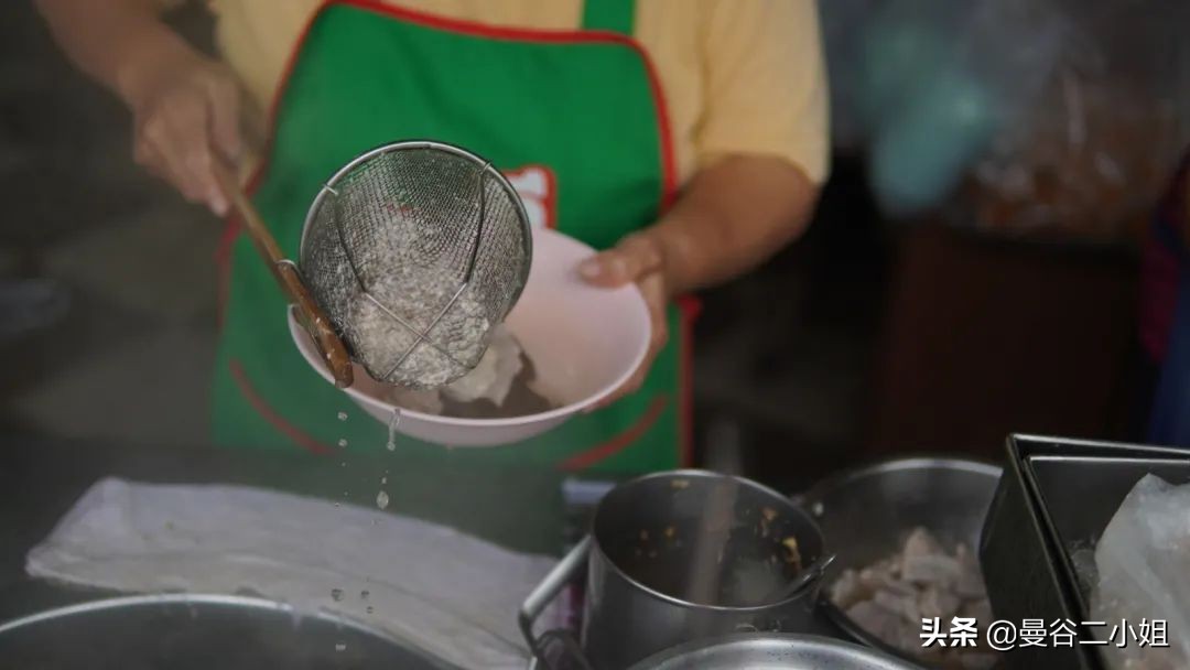 泰国疫情夜市地摊,泰国路边摊的疫情