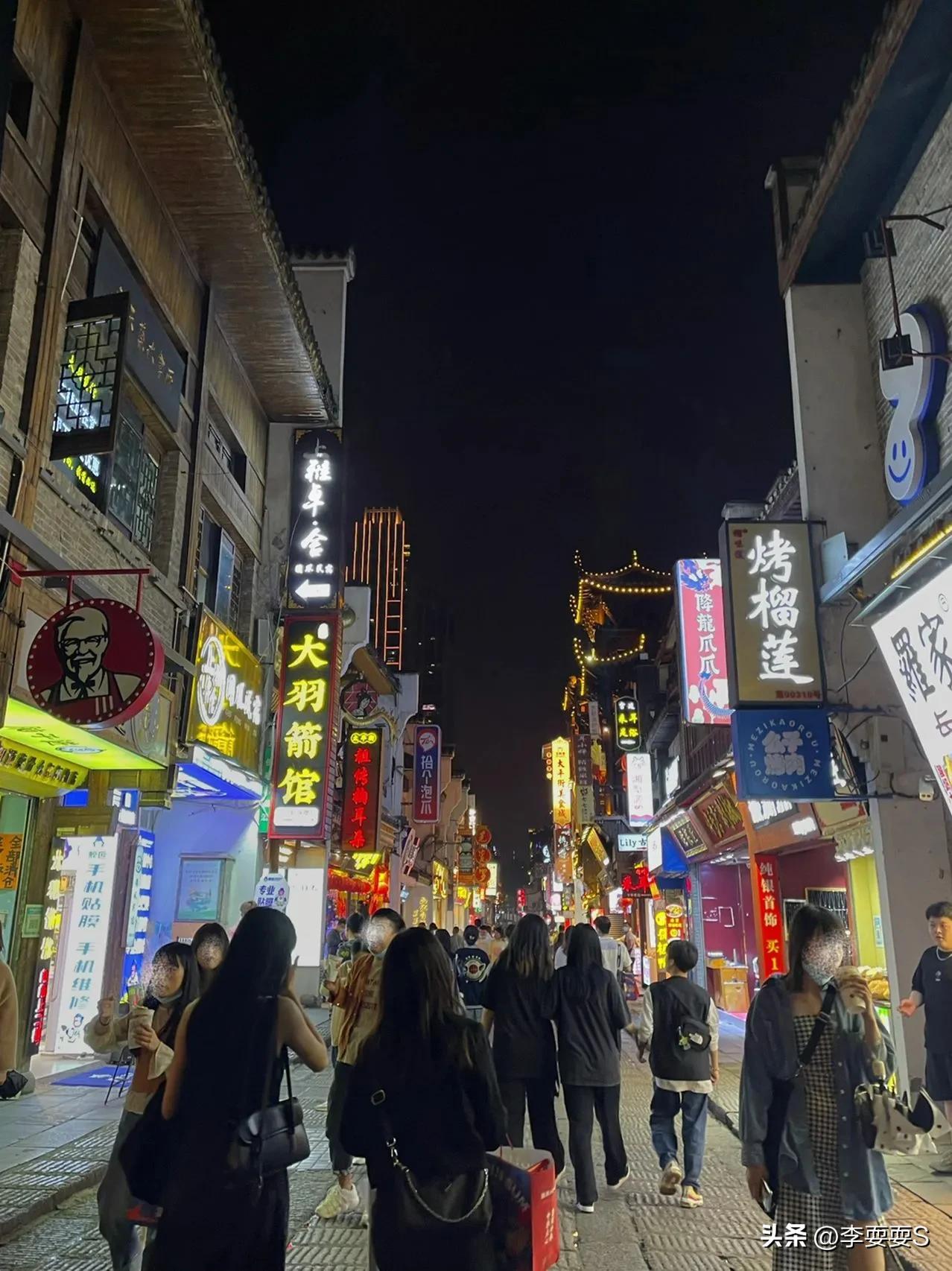 长沙三天两夜逛吃攻略,五千元吃遍长沙三下锅