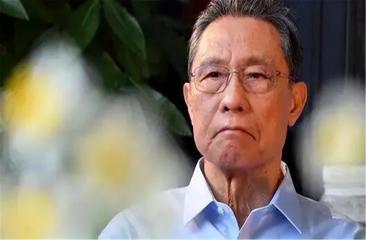 网上*辱侮**攻击钟南山涉嫌犯罪！抛开法律不谈，道德亦堪忧！