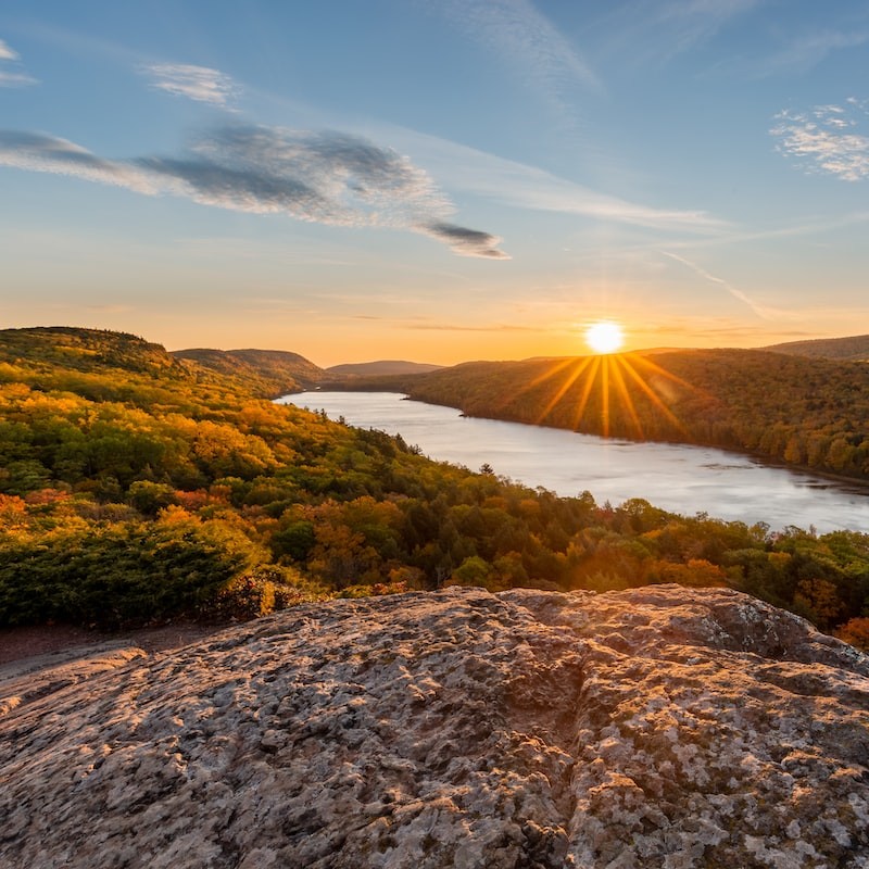 装修一般早上几点动工不属于扰民,上海装修几点开始不算扰民