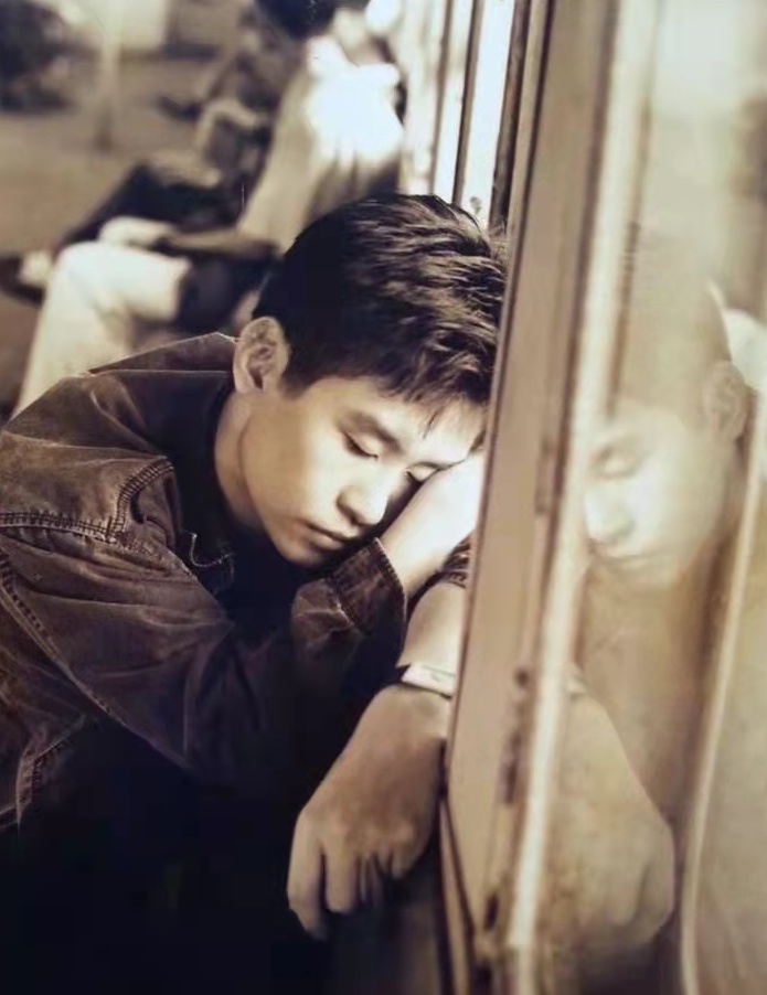 郑智化：因《水手》爆红，不到40岁就隐退歌坛，如今他生活怎样？