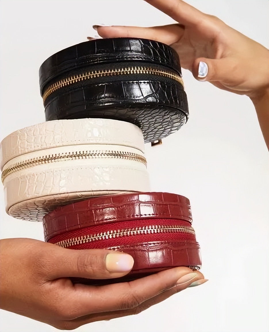 出门怎样带东西方便不拿行李箱,过年出门带什么样的首饰