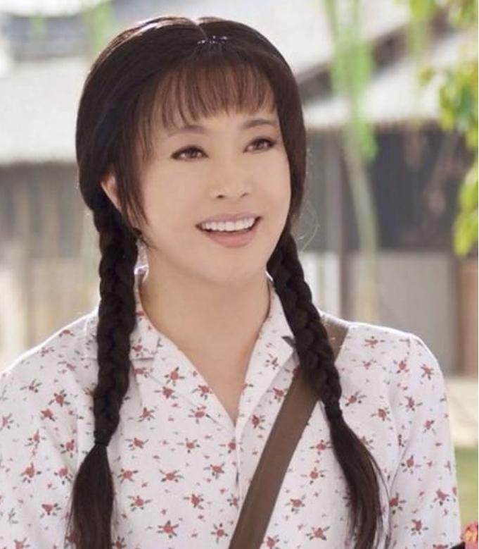 老演员整容脸变形,老年人整容前后照片