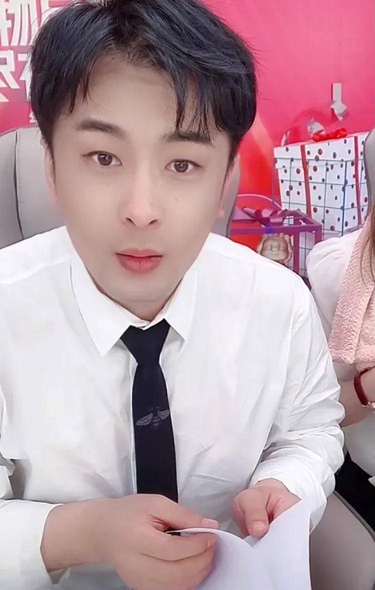 网红收入最高的前十名学历排行,为什么学历不高的网红月入10万