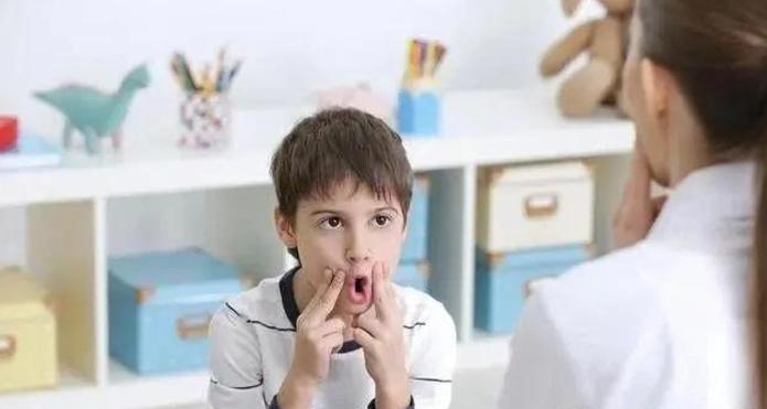 2岁半的孩子语言障碍怎么办？选择语言矫正机构时应怎样“避雷”