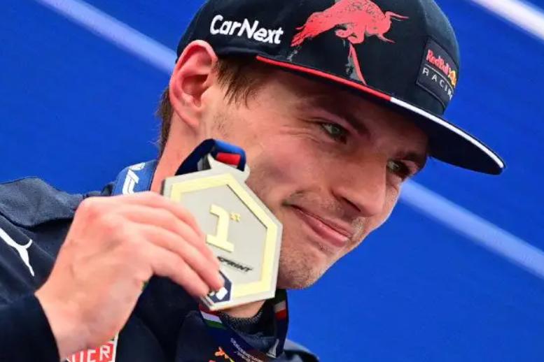 离谱哥和中国战队,离谱哥vs中国主播谁会赢