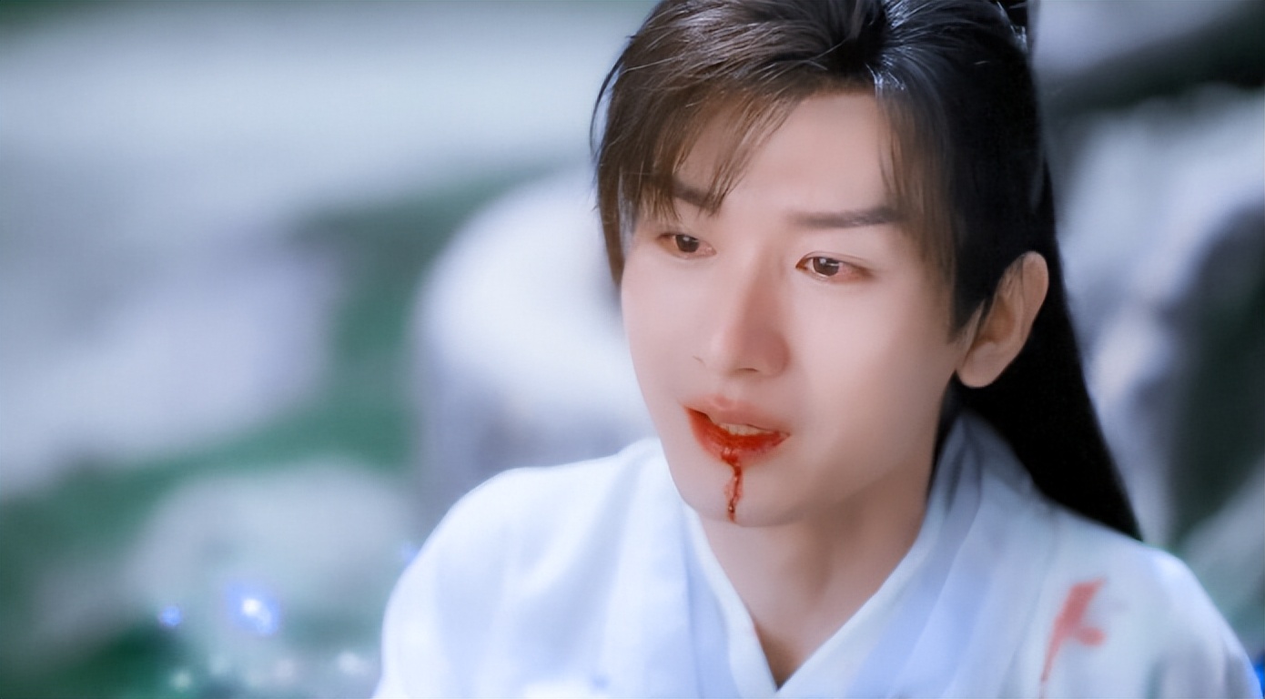 古装仙侠剧女主被男主刺,女主坠崖遇到遍体鳞伤的男主