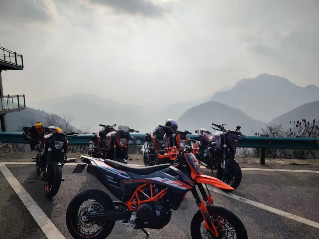 5万左右的摩托车复古运动街车,最新款最值得推荐的摩托车街车