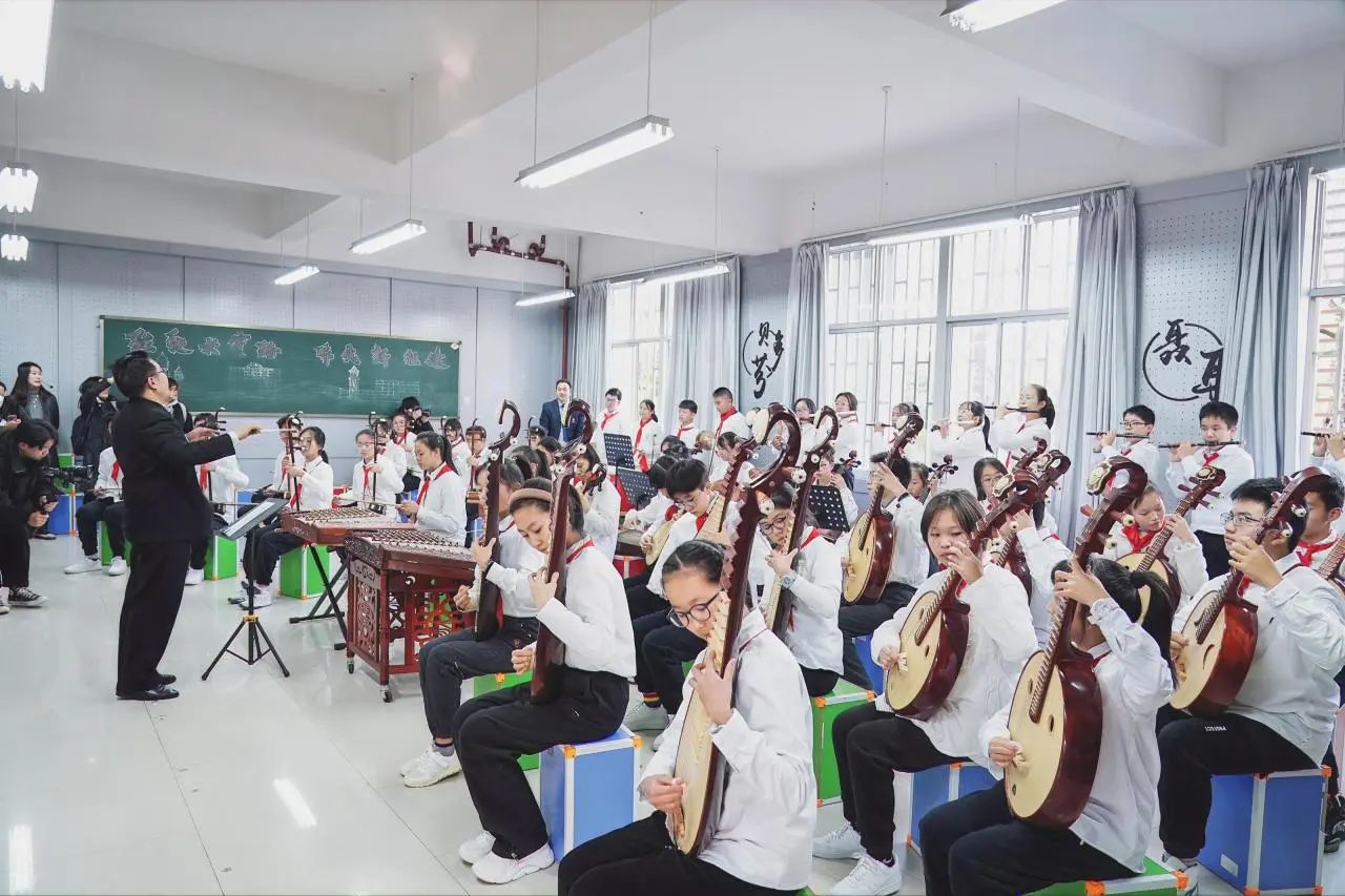 西南地区中小学美育高质量发展学术年会分会场在昆十中求...