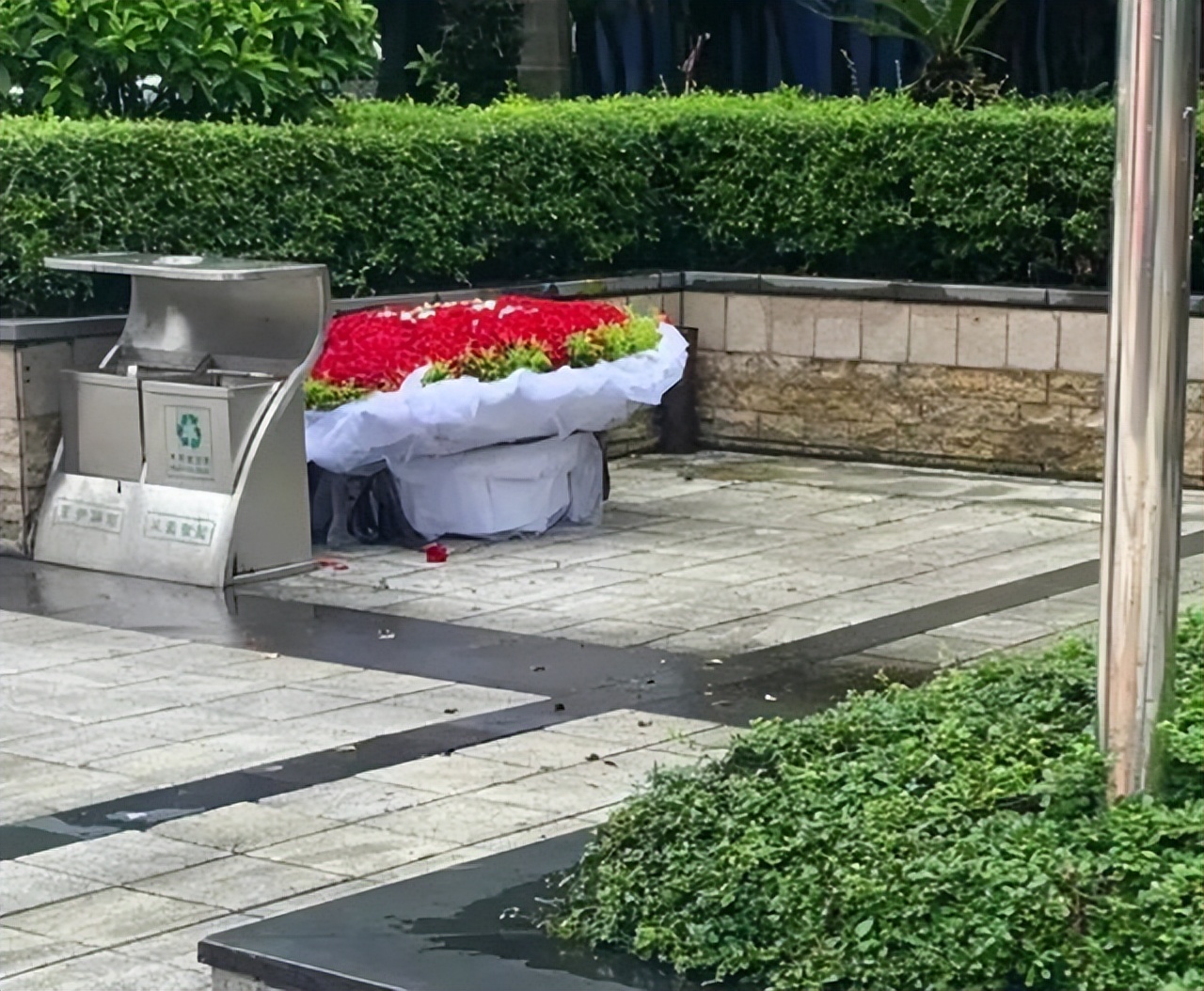 唯品会买黄金什么时候买最便宜 (年轻人买黄金唯品会)