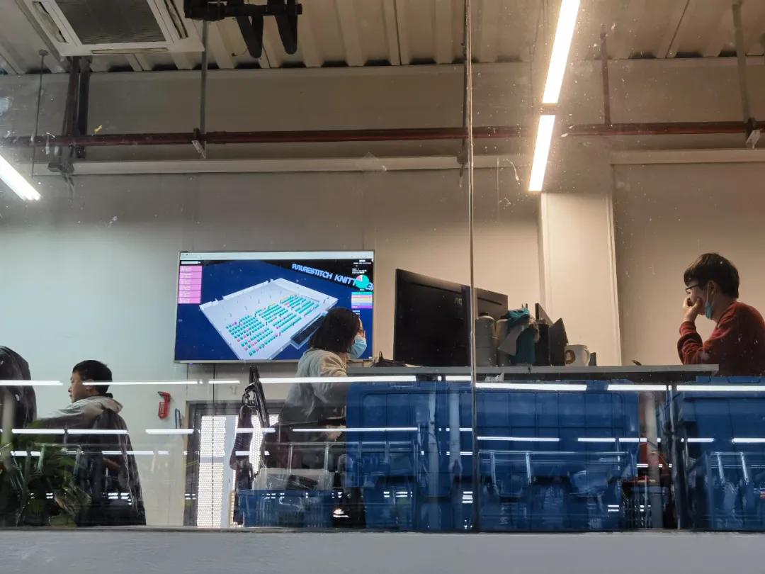 浓眉大眼的淘特也玩起了潮流，还拉上杨超越？