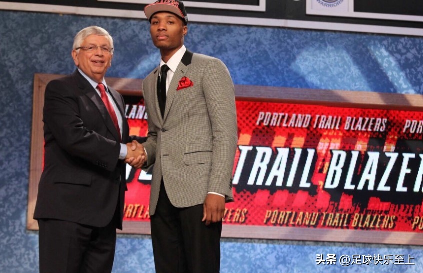 利拉德一人一城的诺言,利拉德致敬英雄