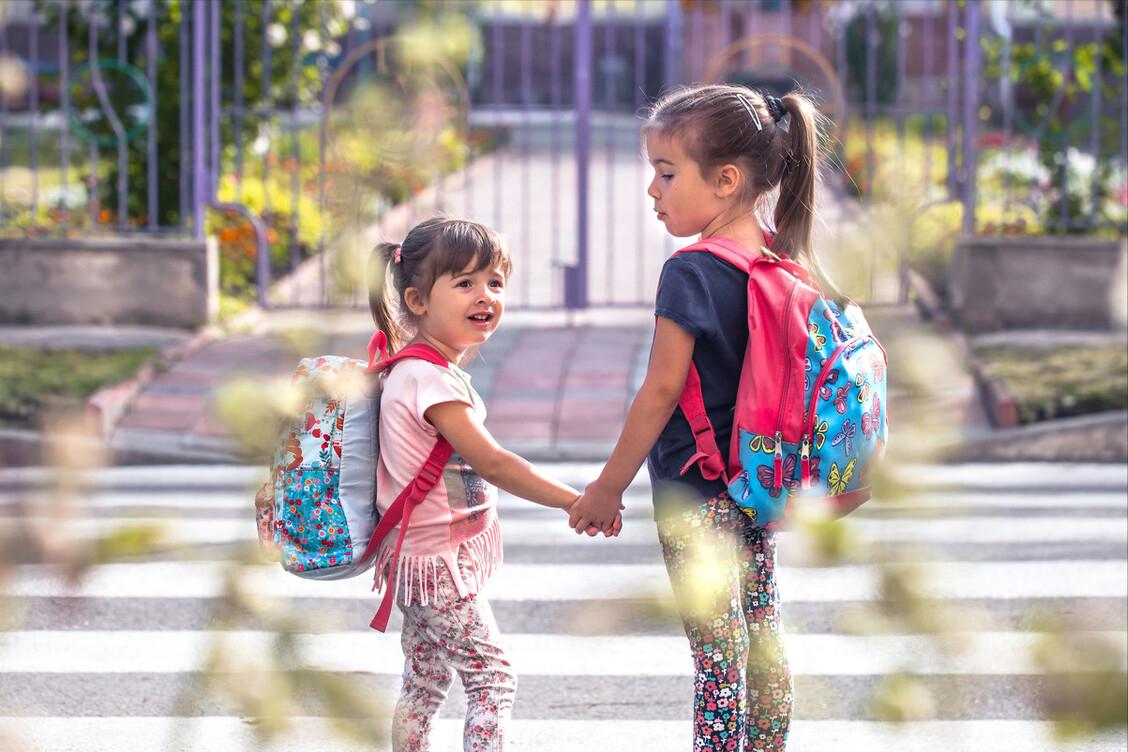 我捧在心上的孩子，怎突然变成了“舔狗”？背后的原因家长要深思