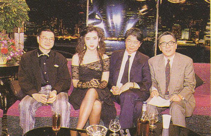 公开揩油女明星的成人档，竟没被封杀？