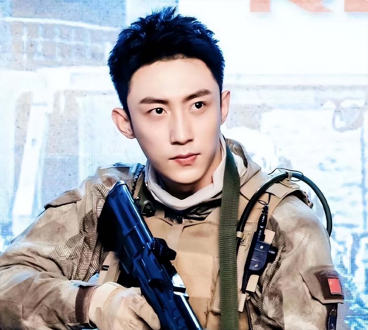 烤瓷牙牙龈发黑的明星,娱乐圈真的都是烤瓷牙吗