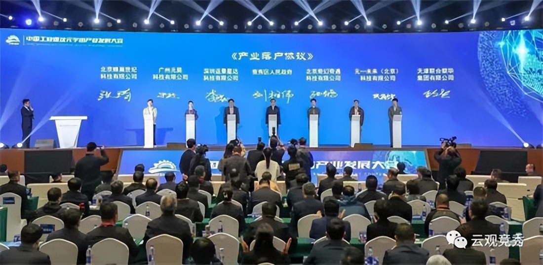 跑马拉松的人是在走还是在跑,当我们跑步时我们在谈些什么