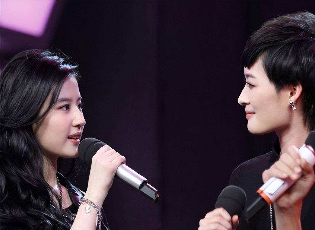 爆出了曾经涉嫌抄袭的黑历史,曾轶可割韭菜后续