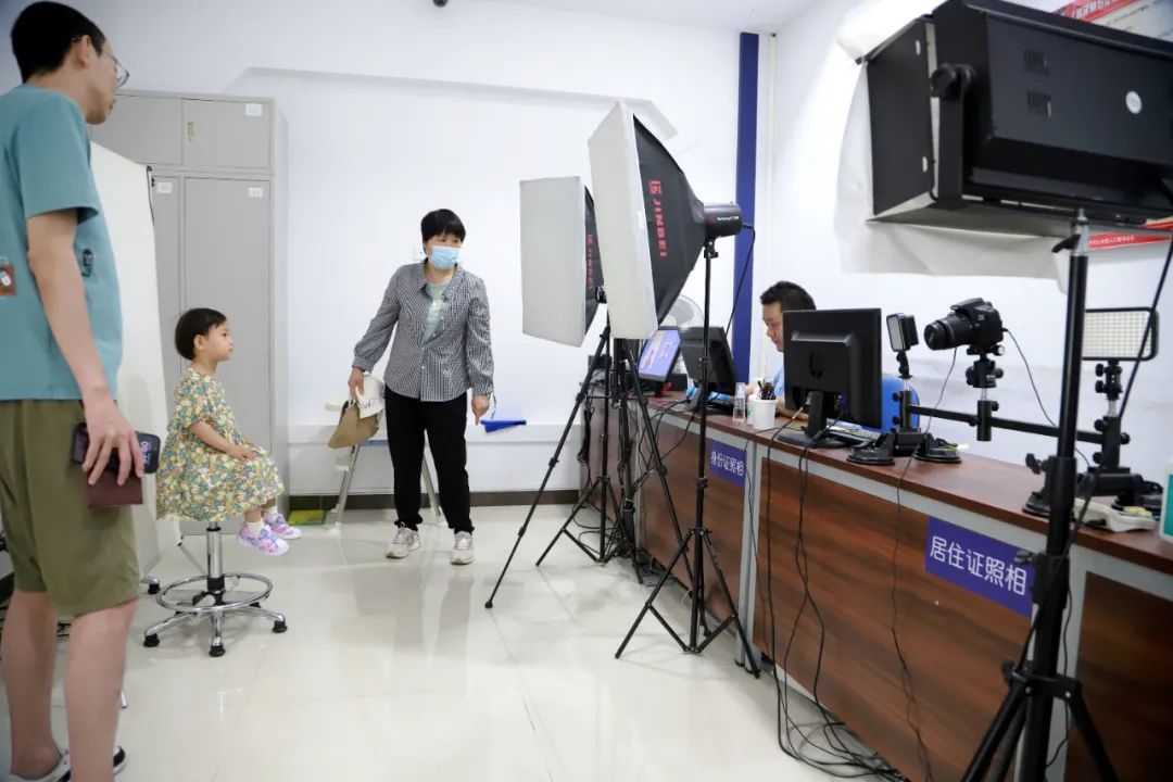 北京海淀公安分局出入境,海淀出入境大厅办理效率