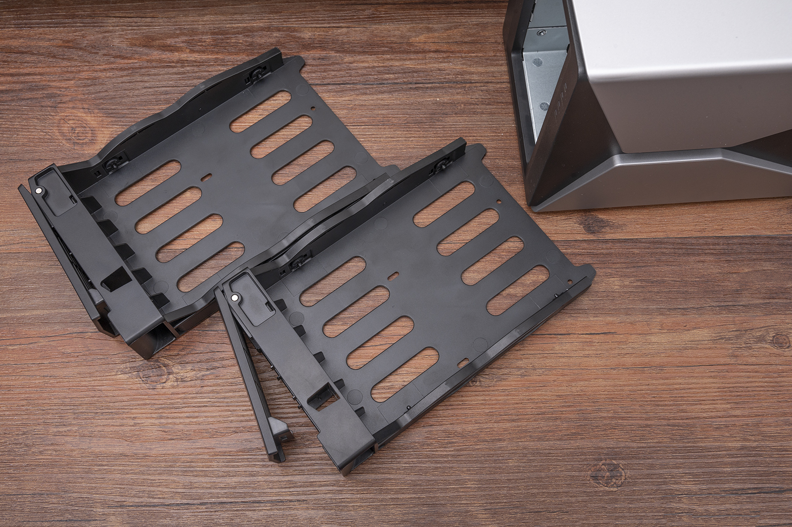 常用数据备份方式磁盘阵列,raid磁盘阵列到底哪个安全