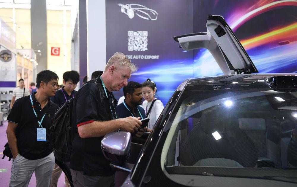 拥抱开放向高而攀——“中国第一展”广交会见证外贸“韧实力”