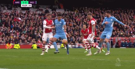 英超曼城3-1击败伯恩利,英超曼城2:1反超