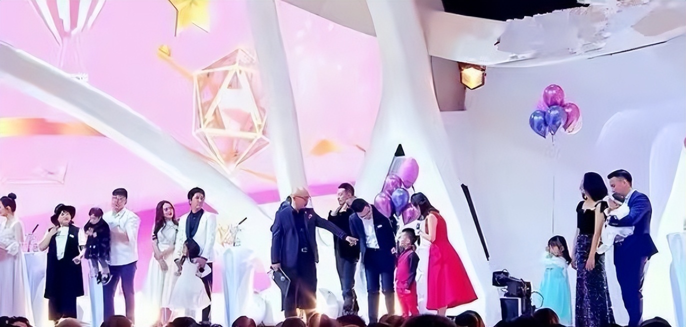 乐嘉为什么变成现在这个样子,跌下神坛的乐嘉真的落魄了吗