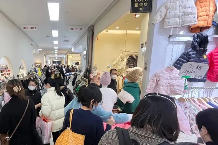 四季羽绒服清仓大甩卖,四季青羽绒服清仓