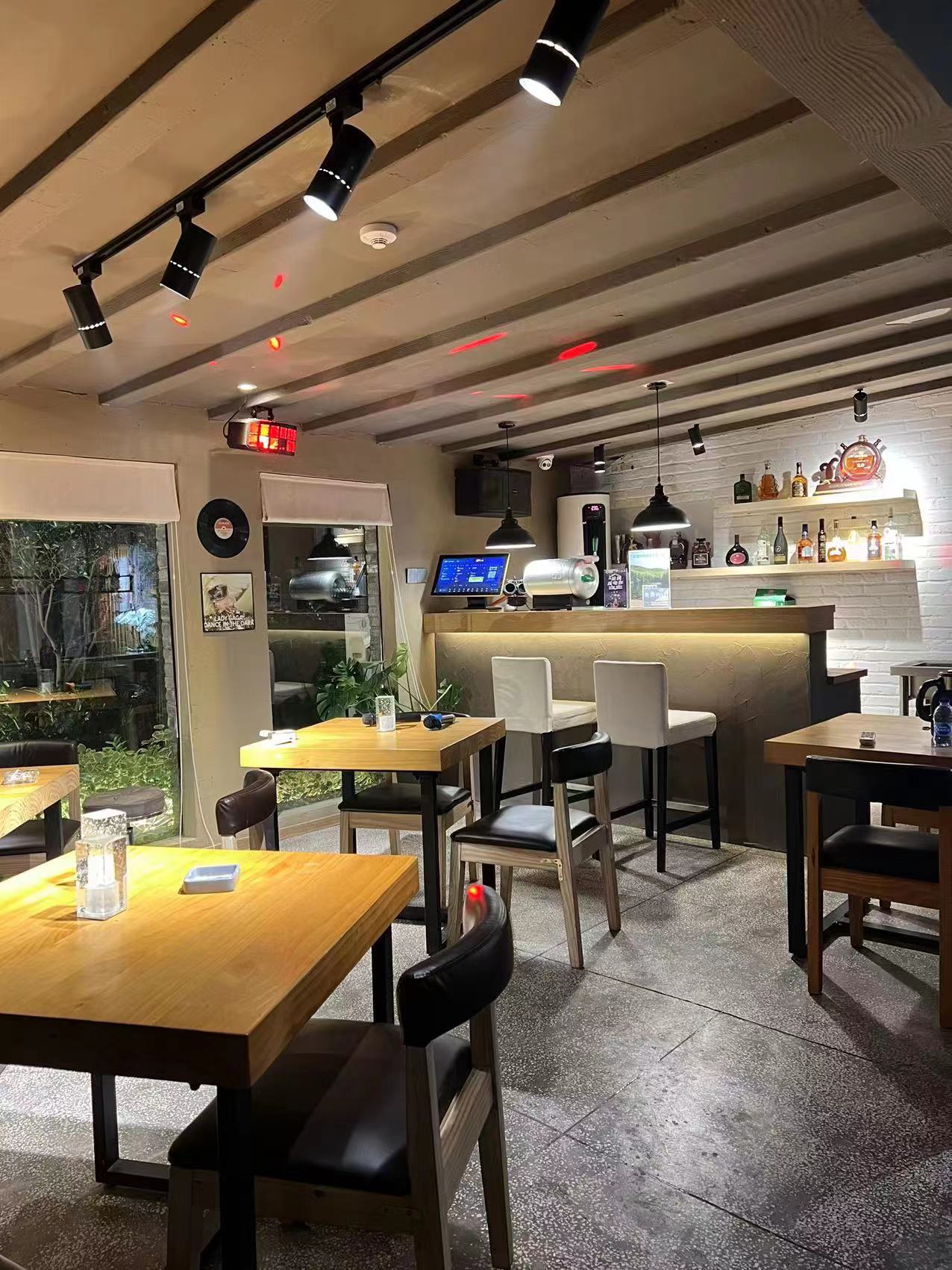 打卡老王雅墅山景房别墅！日式榻榻米沉浸山景风光中国的圣托里尼