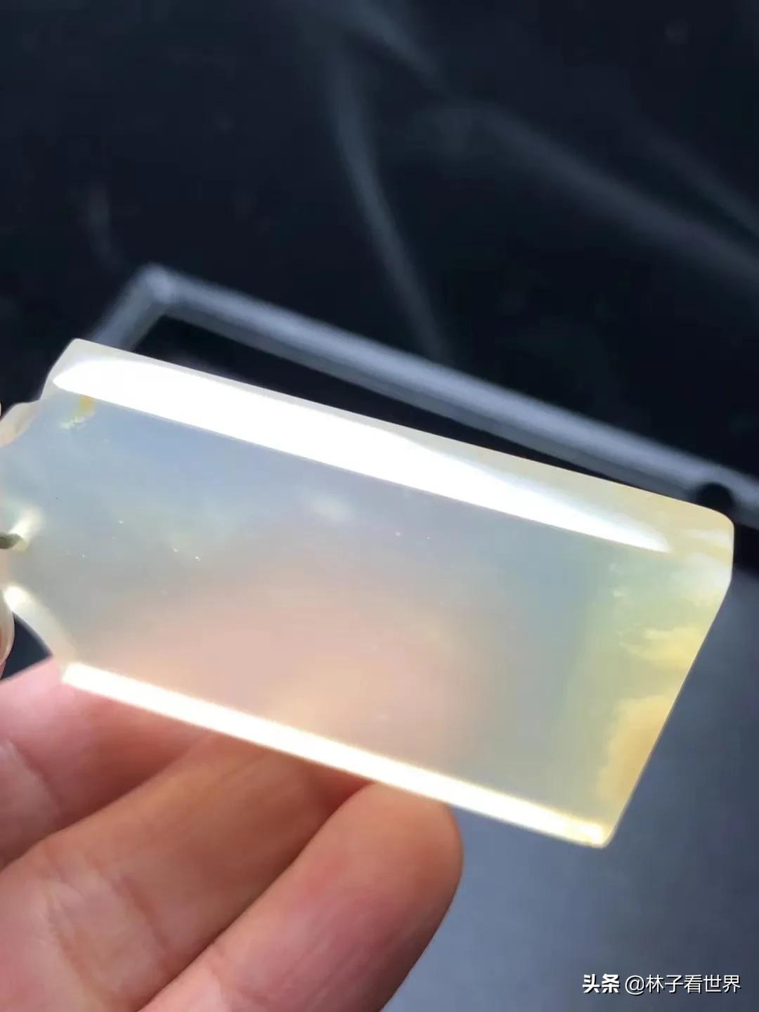 像玻璃一样透明的玉是什么玉,像玉石一样的透明瓷器